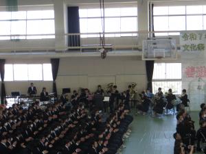 吹奏楽部の演奏