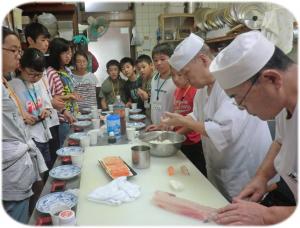 芦屋町の飲食店で食の交流をしている写真です