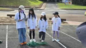 ゴミの調査結果を発表している写真です。