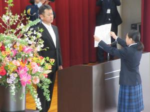 新入生代表宣誓
