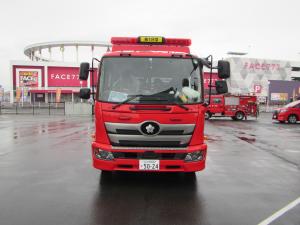 水槽付消防ポンプ自動車（正面）